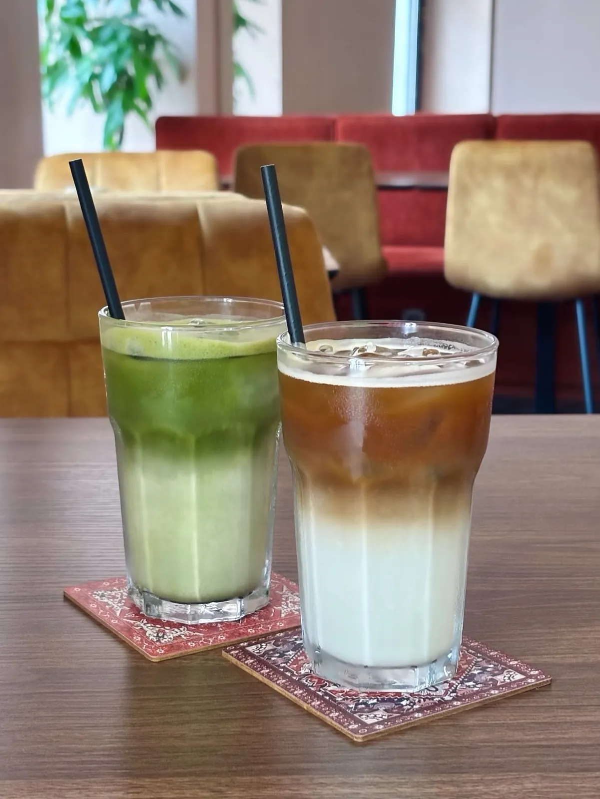 SELAM — Matcha és jeges latte a hangulatos belső térben