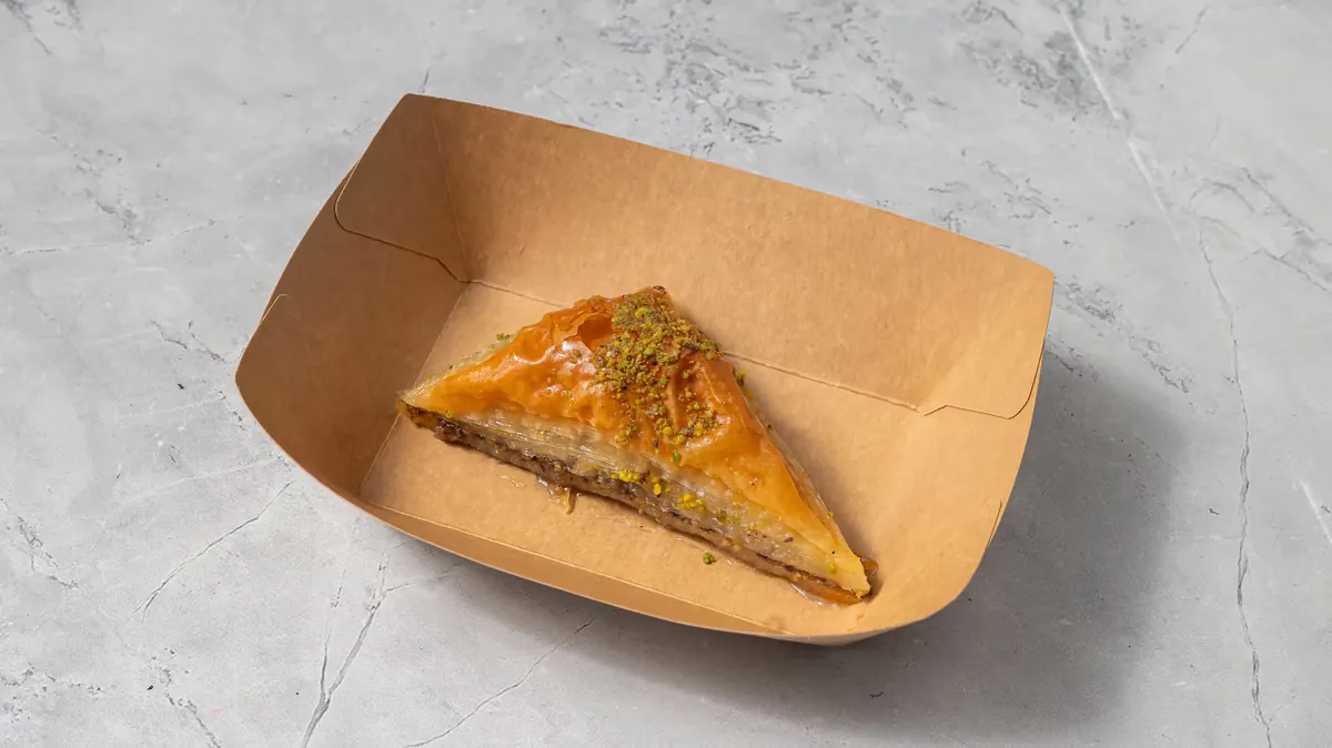 SELAM — Baklava papírtálcán
